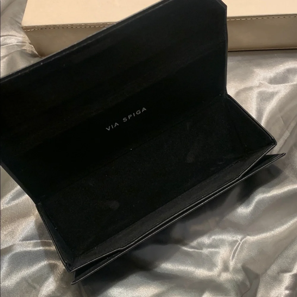 🌹Via Spiga • Black UNISEX GLASSES TRIFOLD GENUINE LEATHER Case •